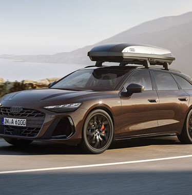 Vůz Audi se střešním boxem Audi