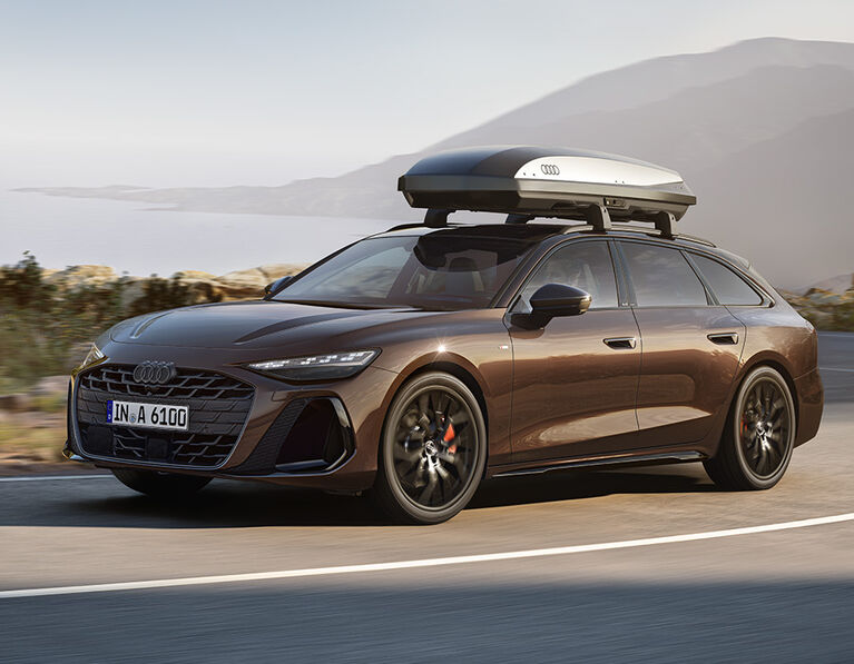 Vůz Audi se střešním boxem Audi