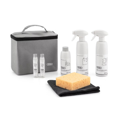 Sada čisticích prostředků Audi s taškou