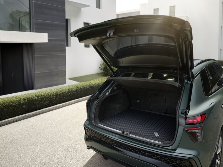 Plastová vložka do zavazadlového prostoru, Q3 SUV/Q3 Sportback