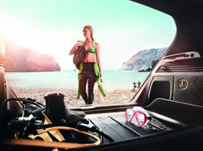 Plastová vana do zavazadlového prostoru pro Q8